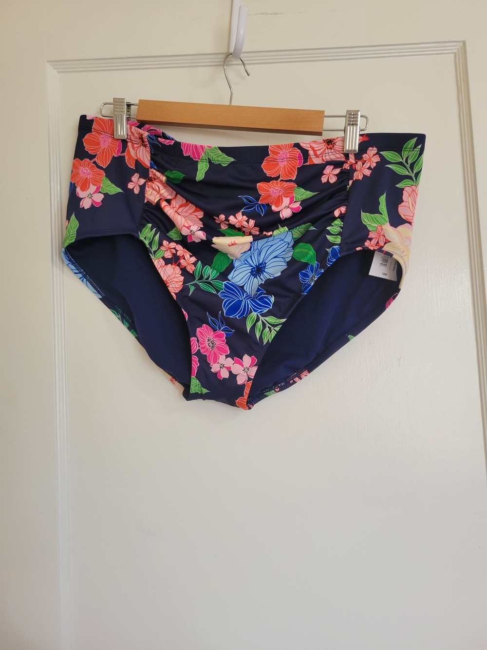 NWT Liz Claiborne Swimsuit Bottoms High Rise Tummy Panel Floral Size 18 W